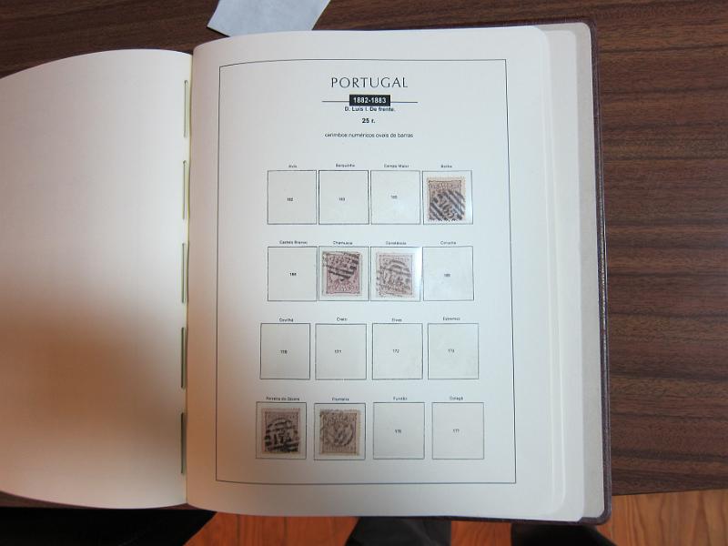 0015 (173).jpg -     Lote:    15      Marcofilia      Lotes Especiais       Descrição:      Portugal.   Colecção especializada de marcas numéricas das 1.ª e 2.ª reformas em selos de 25 reis, desde D. Maria II até D. Luís I, de frente. Lote a ver.        Lote       Valor Base:     &euro; 1.500,00     Valor Venda:     &euro; 3.000,00     